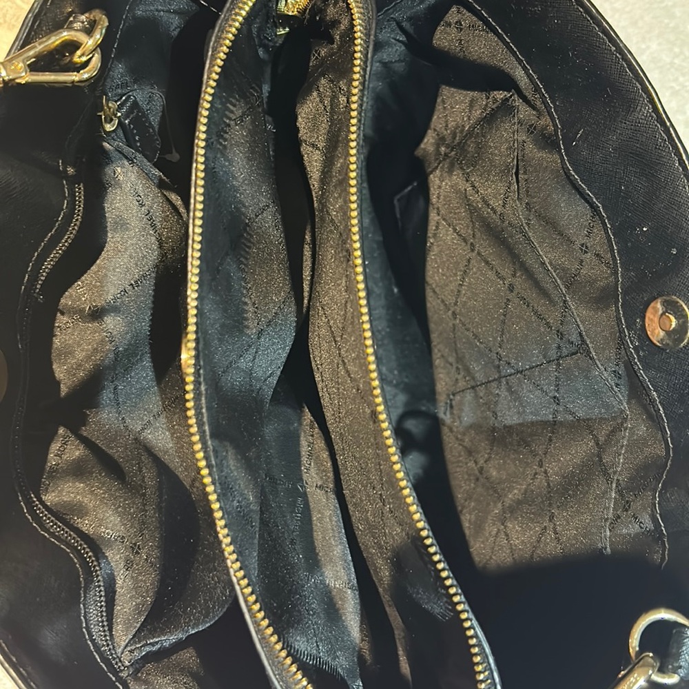 Michael Kors tote. Gently used no Marks in perfect condición